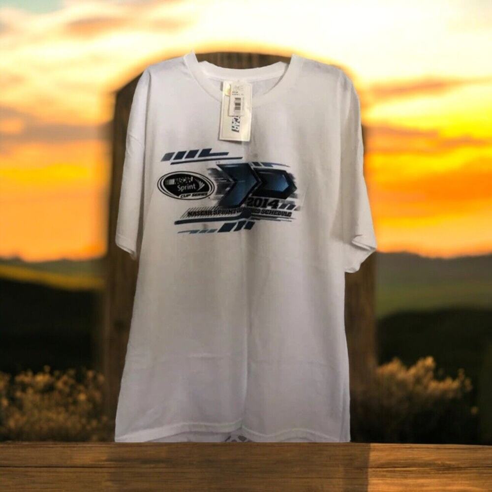 NASCAR 2014 schedule tee Men’s White Racing T Shirt Size 2XL New With Tag Xxl‎